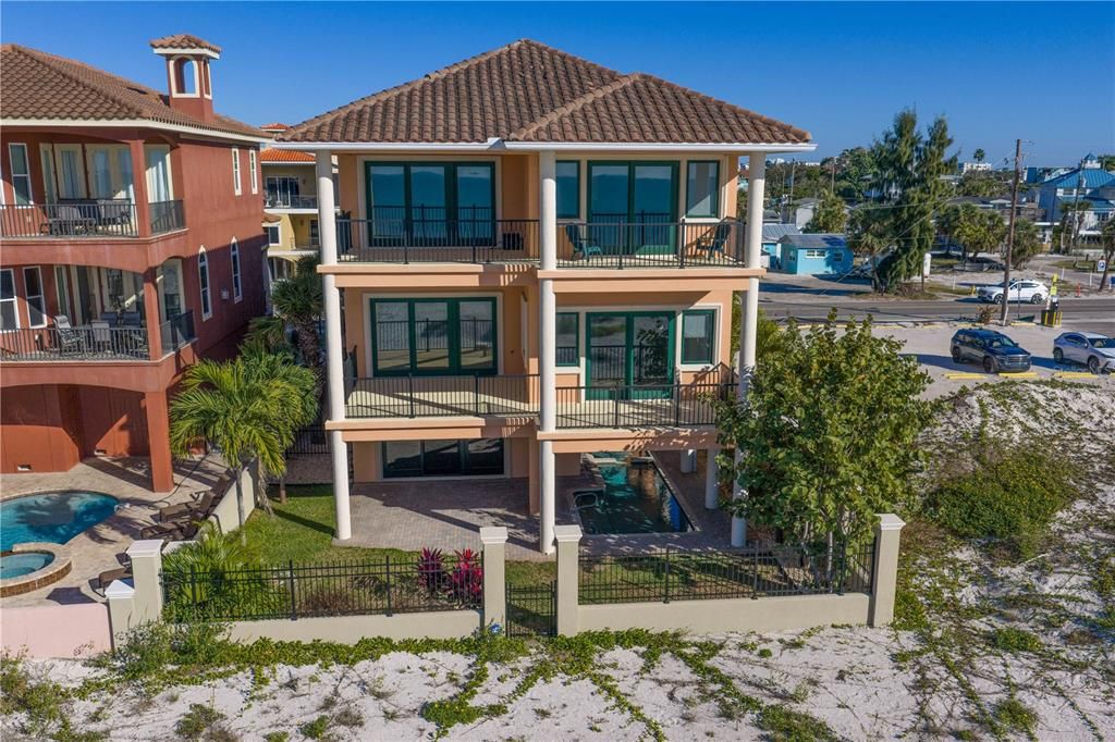 Exterior, Facade, Pool, Mediterranean