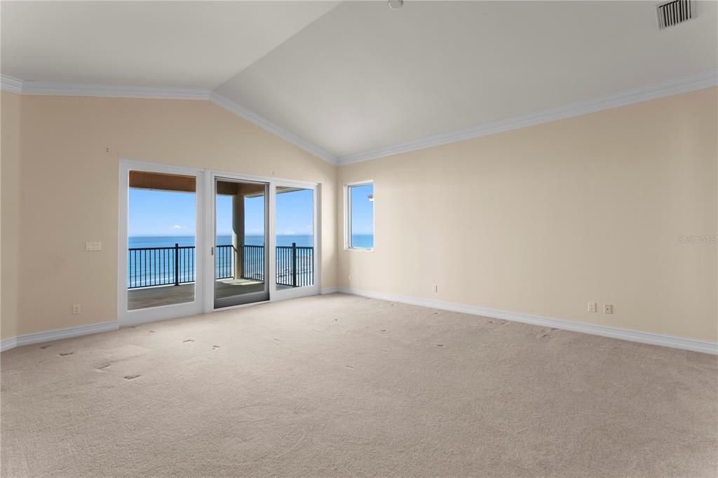 Empty room, Interior, Water