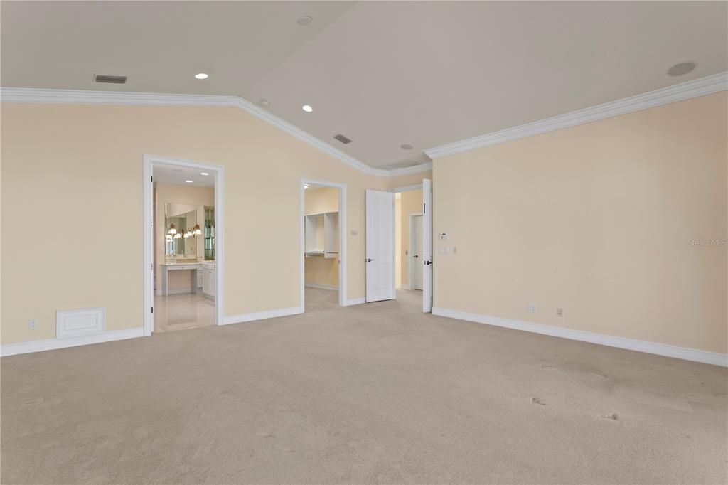 Empty room, Interior, Recessed Lighting