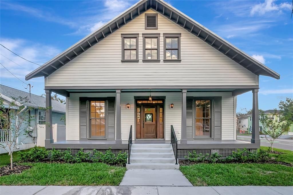 Exterior, Facade, American Craftsman