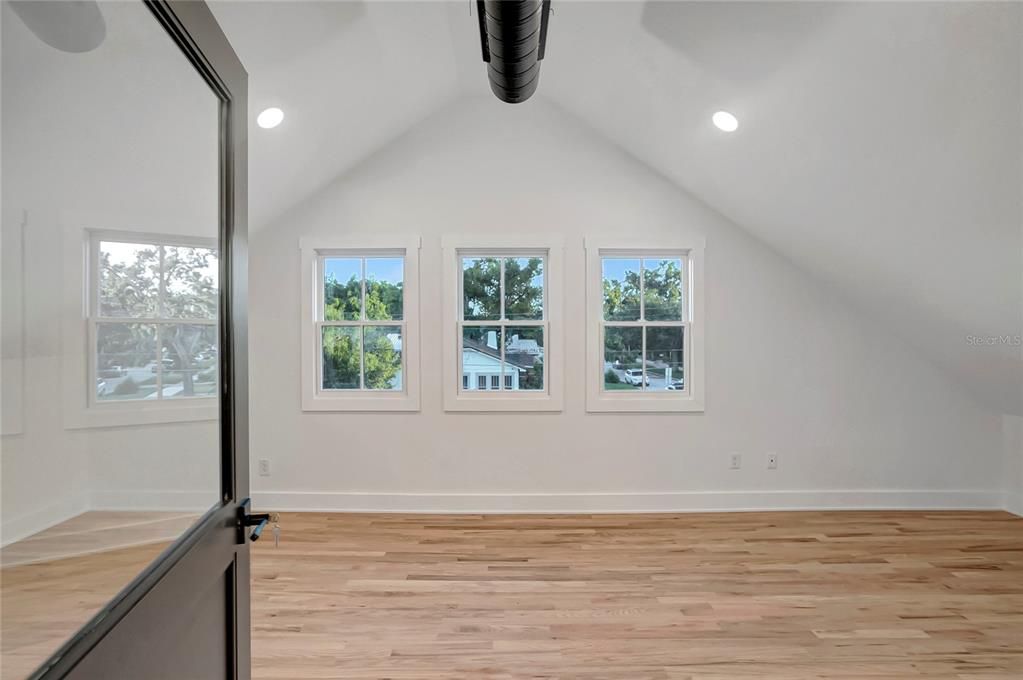 Empty room, Interior, Recessed Lighting, Wood Texture Flooring
