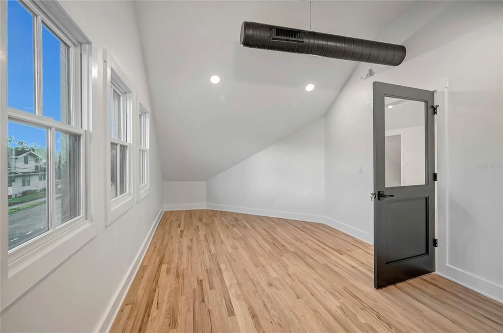 Empty room, Interior, Recessed Lighting, Wood Texture Flooring