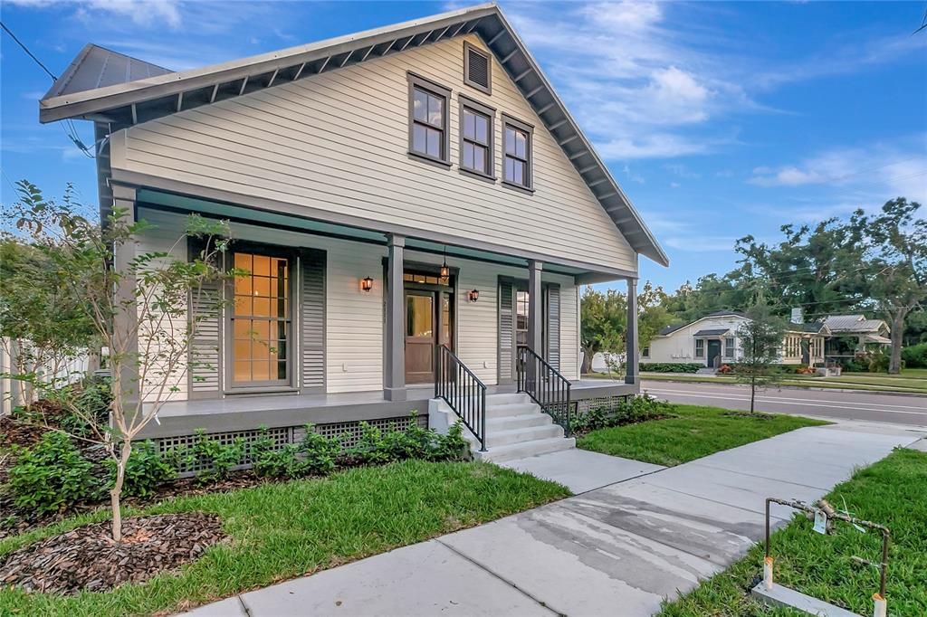 Exterior, Facade, American Craftsman