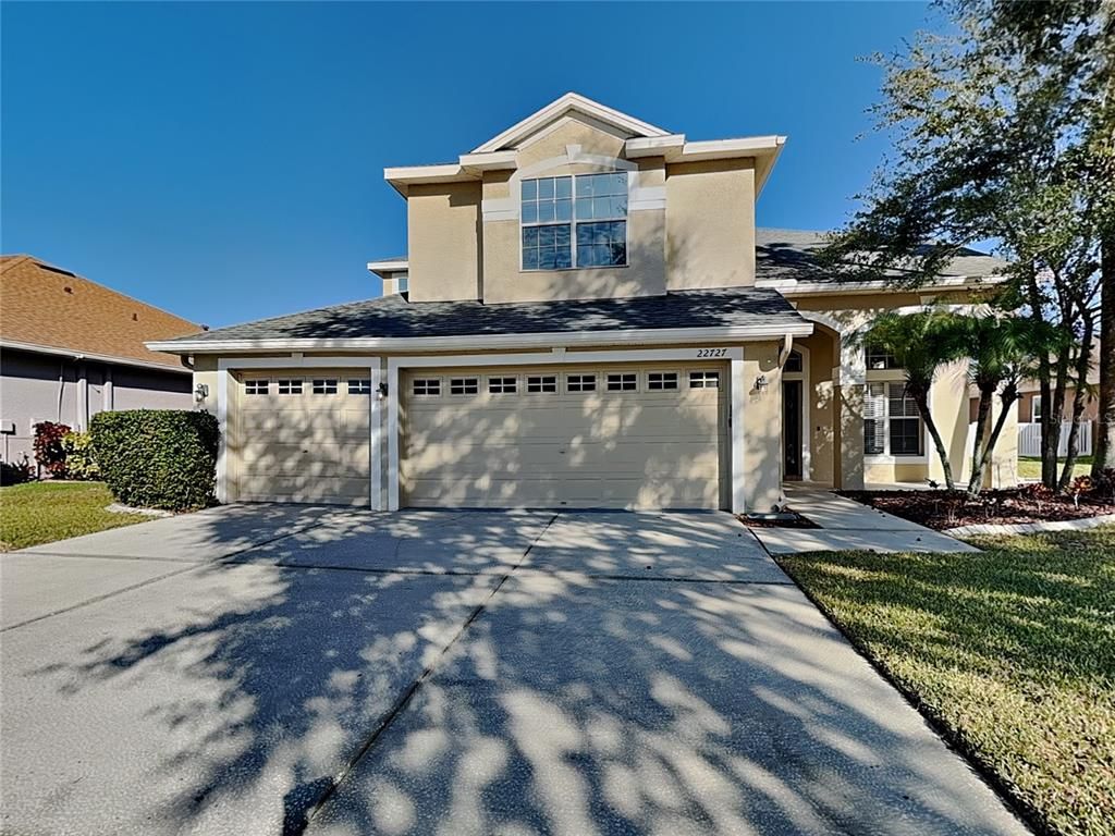 Attached, Exterior, Facade, Ranch