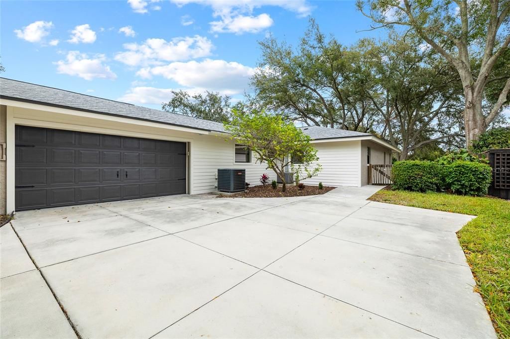 Detached Garage, Exterior