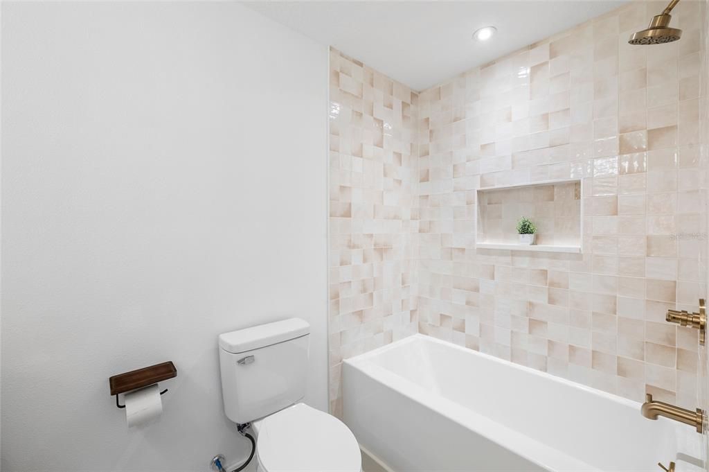 Bathroom, Interior, Recessed Lighting