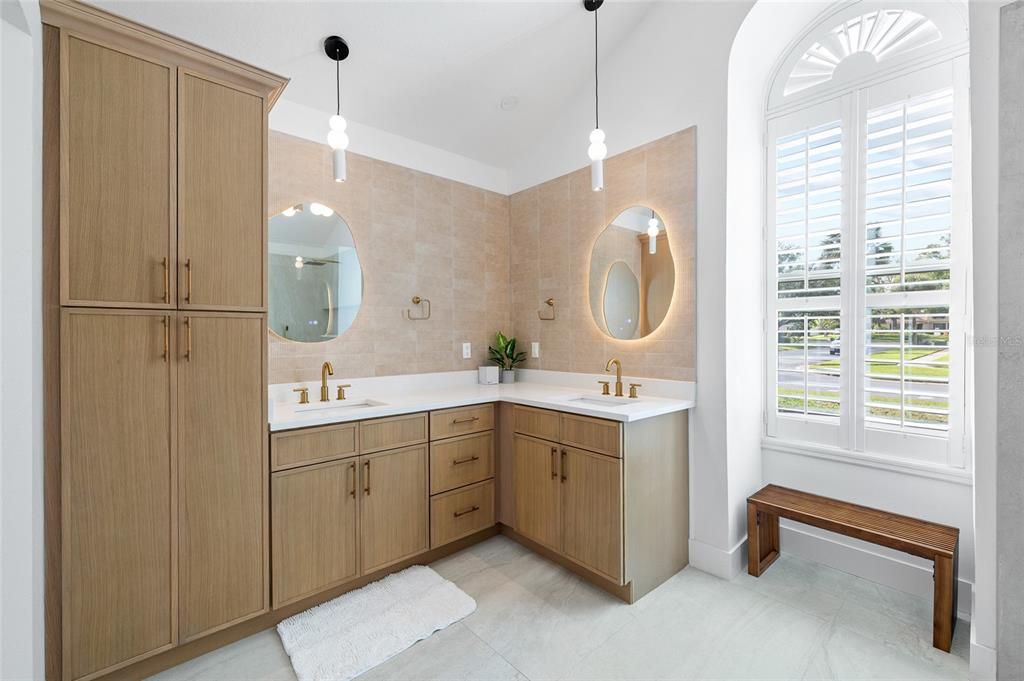 Bathroom, Dual Sink Vanities, Interior, Pendant Lights
