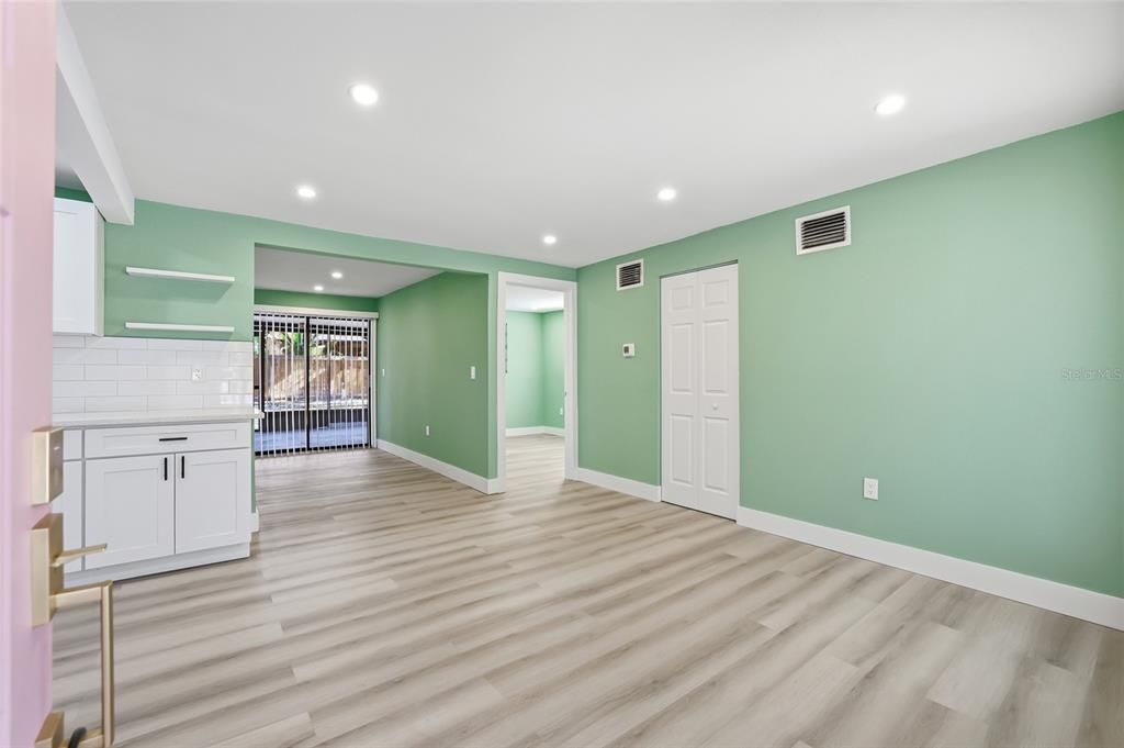Empty room, Interior, Recessed Lighting, Wood Texture Flooring