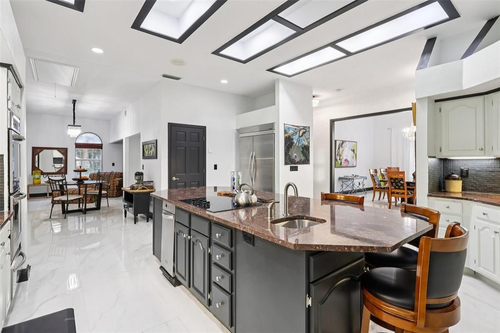 Dining room, Interior, Kitchen, Marble, Pendant Lights, Recessed Lighting