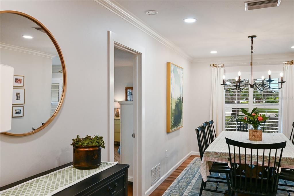 Chandelier, Dining room, Interior, Recessed Lighting, Wood Texture Flooring