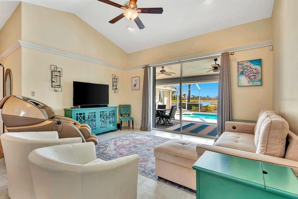 Interior, Living room, Recessed Lighting, Water