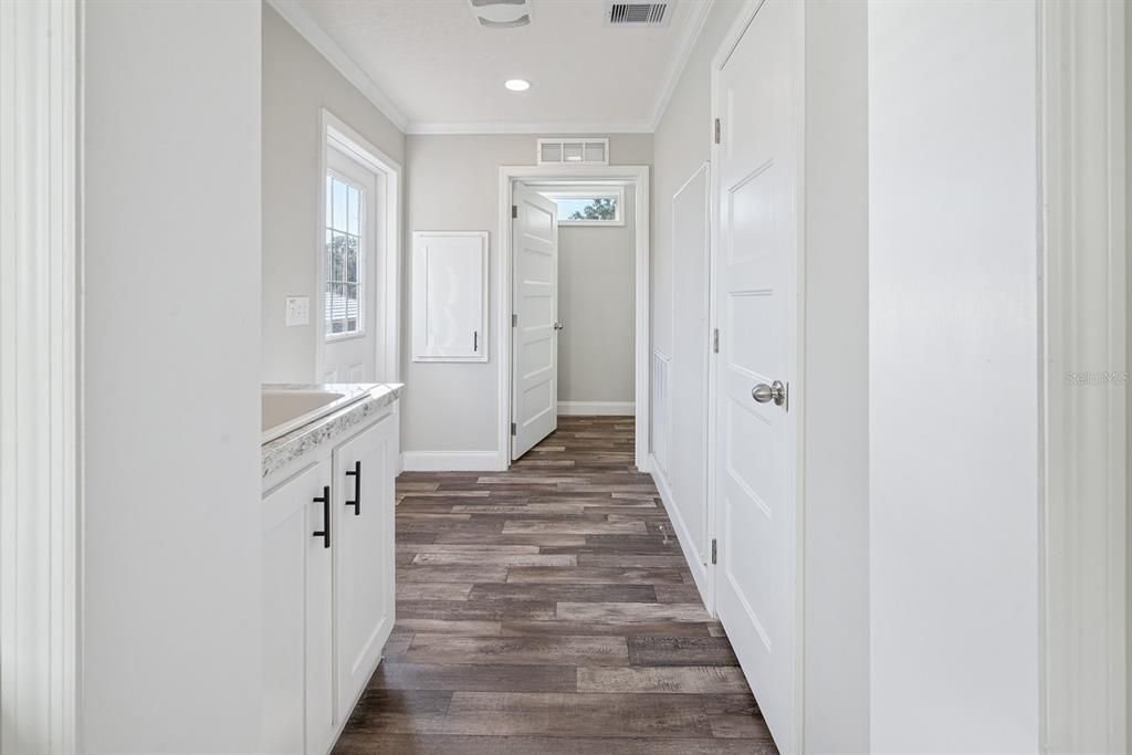 Interior, Recessed Lighting, Wood Texture Flooring