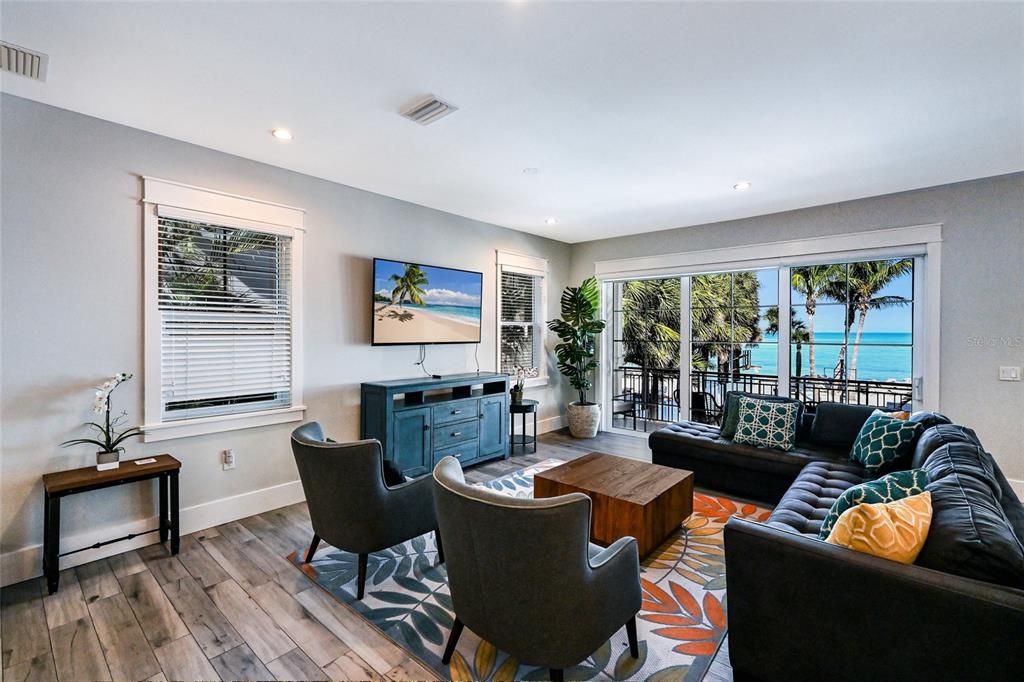 Interior, Living room, Recessed Lighting, Water, Wood Texture Flooring