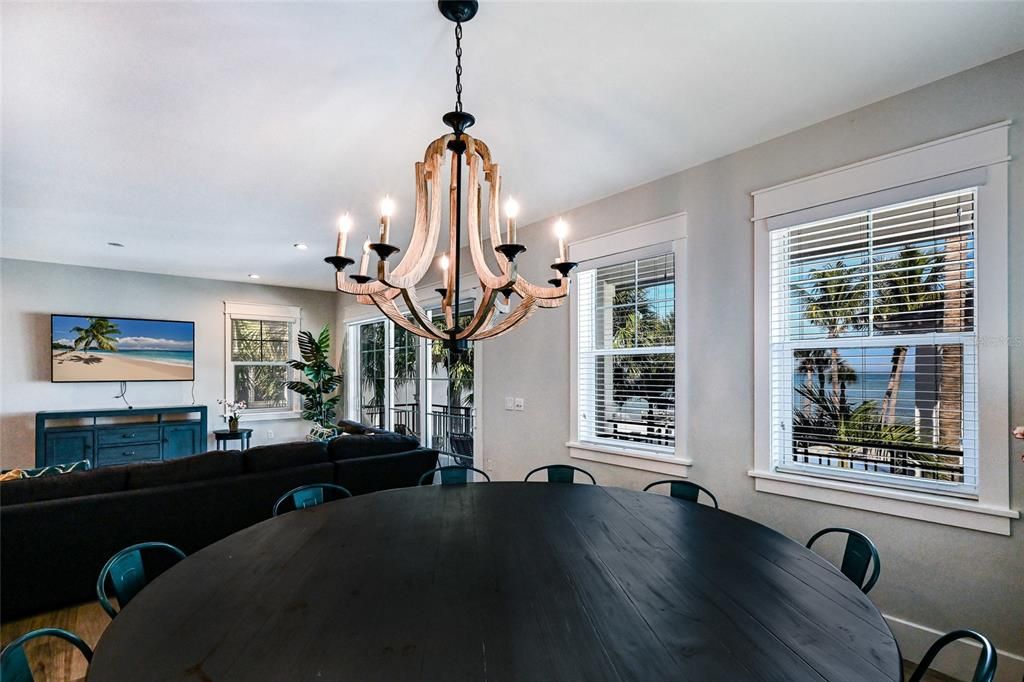 Chandelier, Dining room, Interior, Living room, Recessed Lighting