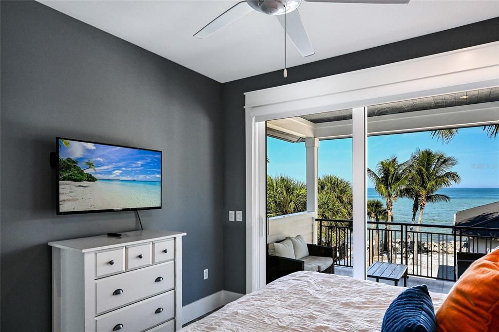 Bedroom, Interior, Water