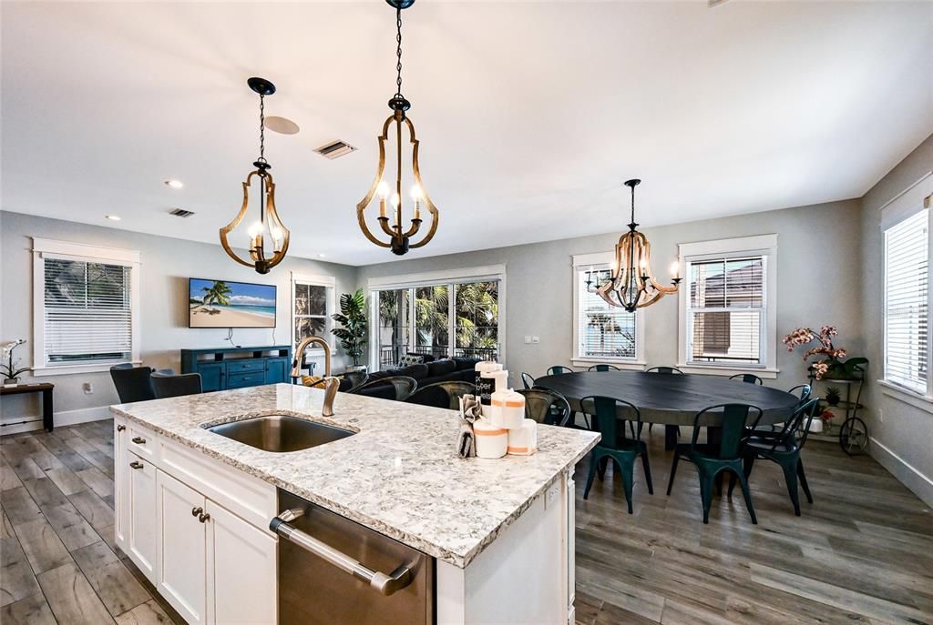 Chandelier, Dining room, Interior, Kitchen, Pendant Lights, Recessed Lighting, Wood Texture Flooring