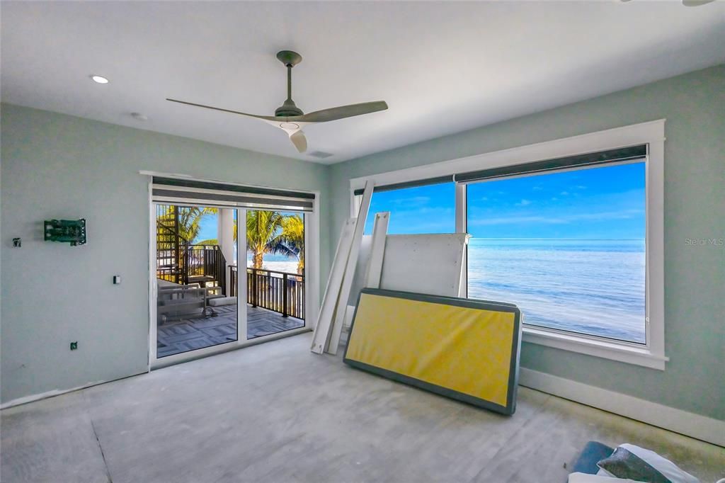 Empty room, Interior, Recessed Lighting, Water