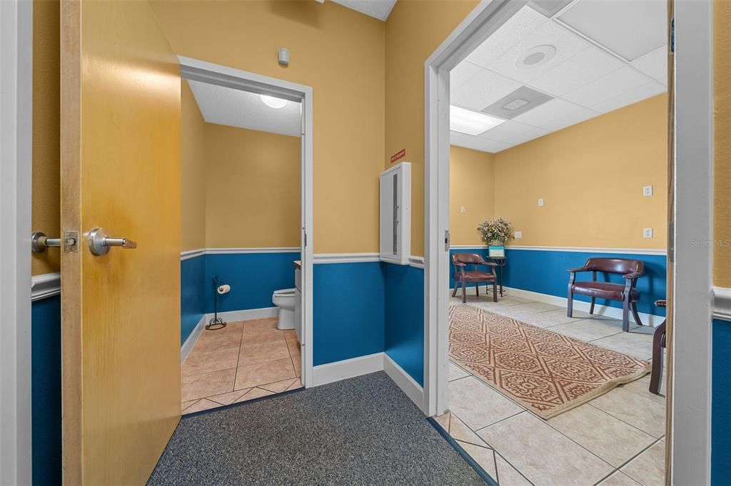 Bathroom, Interior, Recessed Lighting