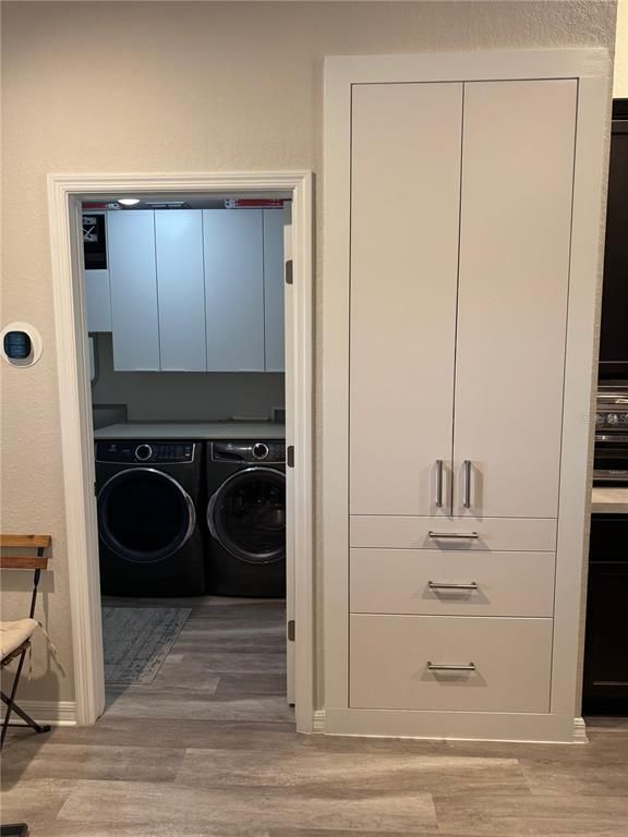 Interior, Utility Closets, Washer, Wood Texture Flooring