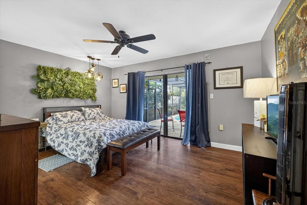 Bedroom, Interior, Pendant Lights, Wood Texture Flooring