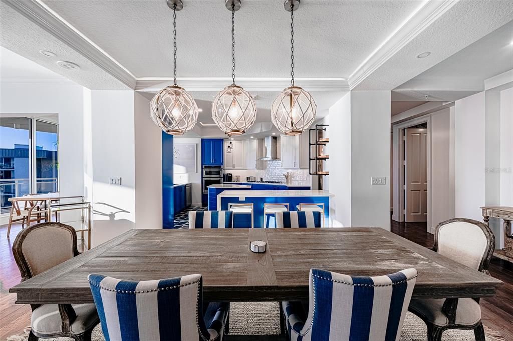 Dining room, Interior, Kitchen, Pendant Lights, Recessed Lighting, Wood Texture Flooring