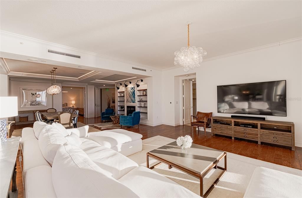Chandelier, Dining room, Interior, Living room, Pendant Lights, Wood Texture Flooring