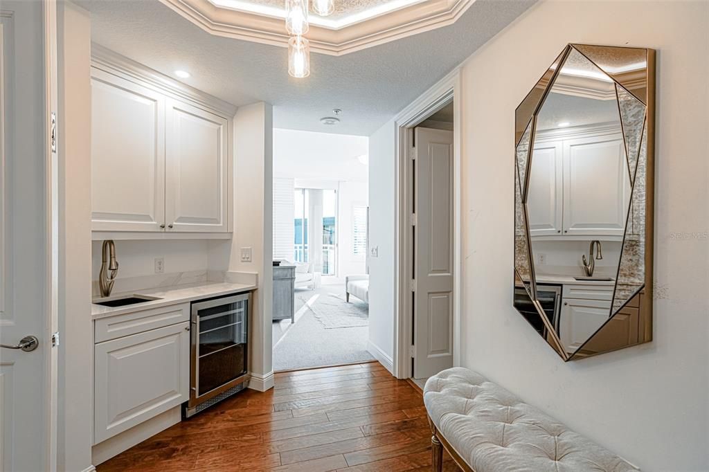 Interior, Pendant Lights, Recessed Lighting, Wood Texture Flooring
