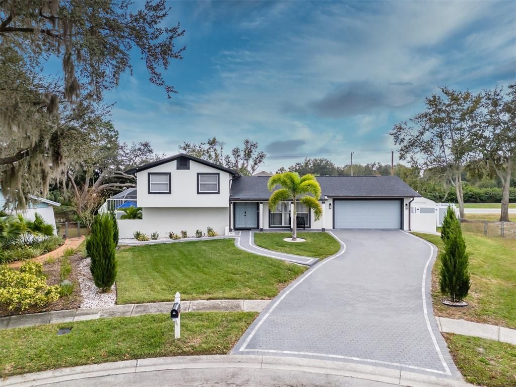 Attached, Exterior, Facade, Ranch