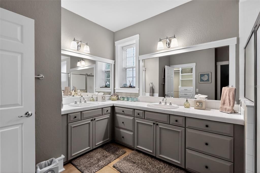 Bathroom, Dual Sink Vanities, Interior