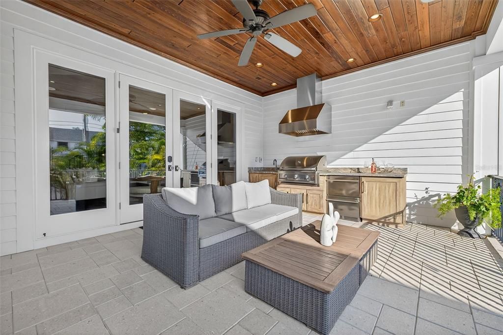 Exterior, Outdoor Kitchen