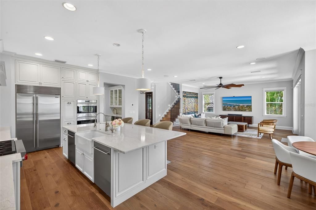 Dining room, Interior, Kitchen, Living room, Pendant Lights, Recessed Lighting, Stainless Steel Appliances, Wood Texture Flooring