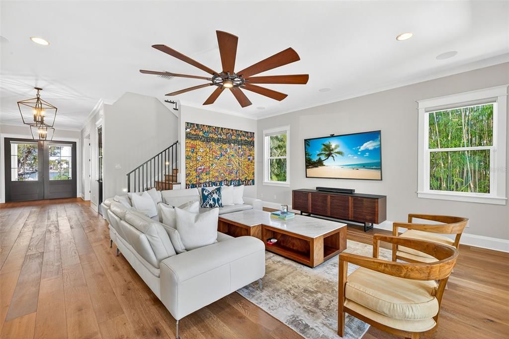 Interior, Living room, Pendant Lights, Recessed Lighting, Wood Texture Flooring