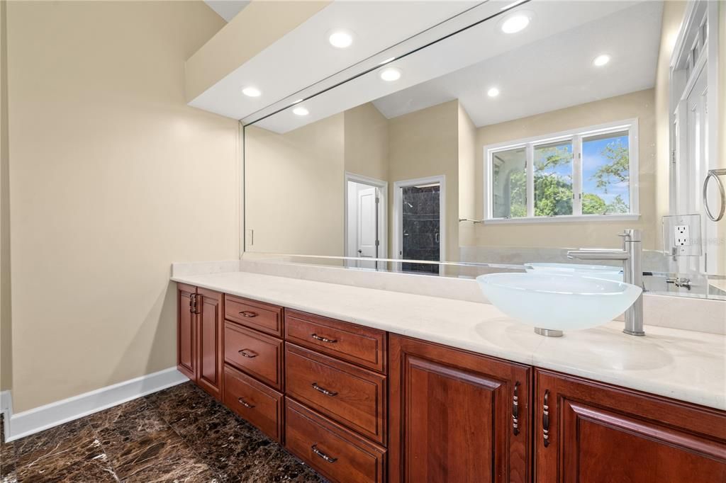 Bathroom, Dual Sink Vanities, Interior, Recessed Lighting