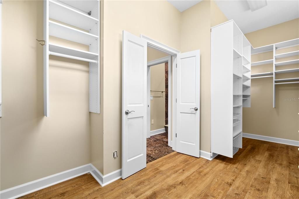Interior, Walk-in Closets, Wood Texture Flooring