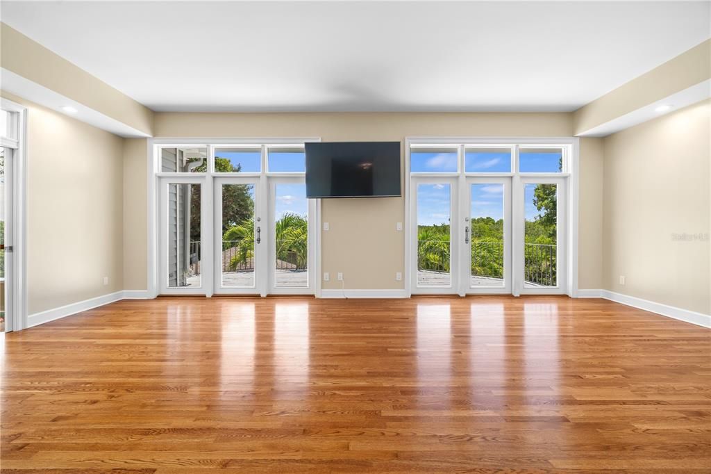 Empty room, Interior, Recessed Lighting, Wood Texture Flooring
