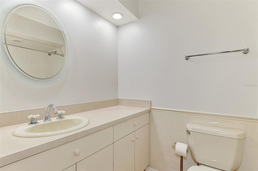 Bathroom, Interior, Recessed Lighting