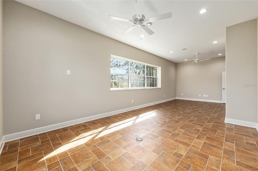 Empty room, Interior, Recessed Lighting