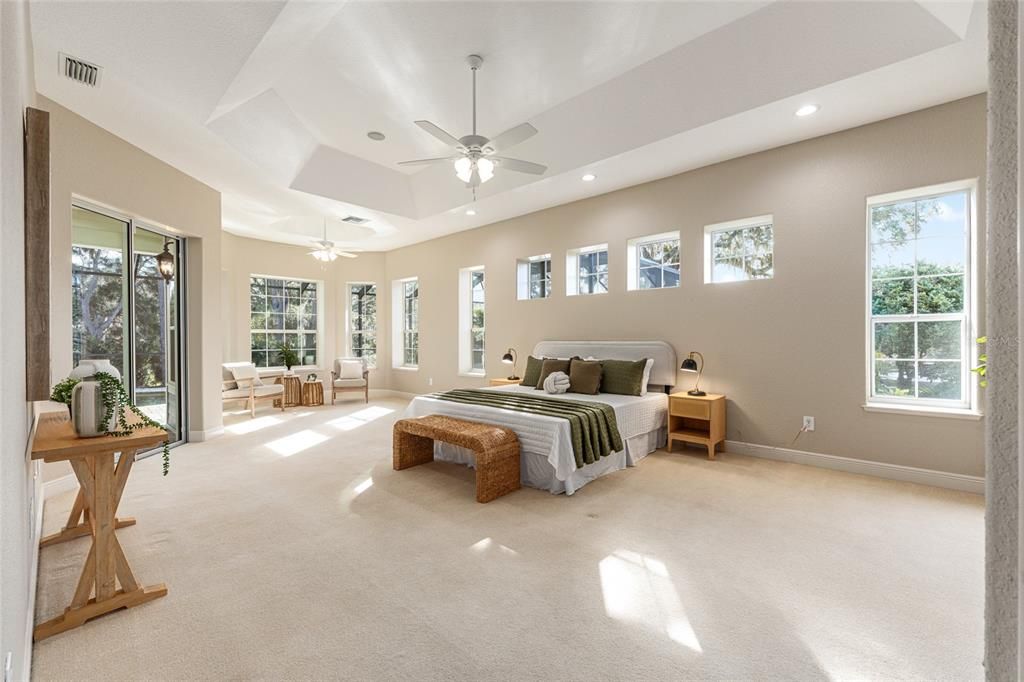 Bedroom, Dining room, Interior, Recessed Lighting