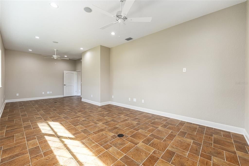 Empty room, Interior, Recessed Lighting