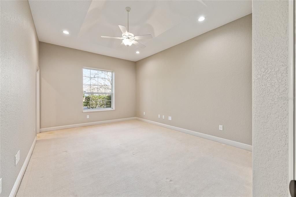 Empty room, Interior, Recessed Lighting