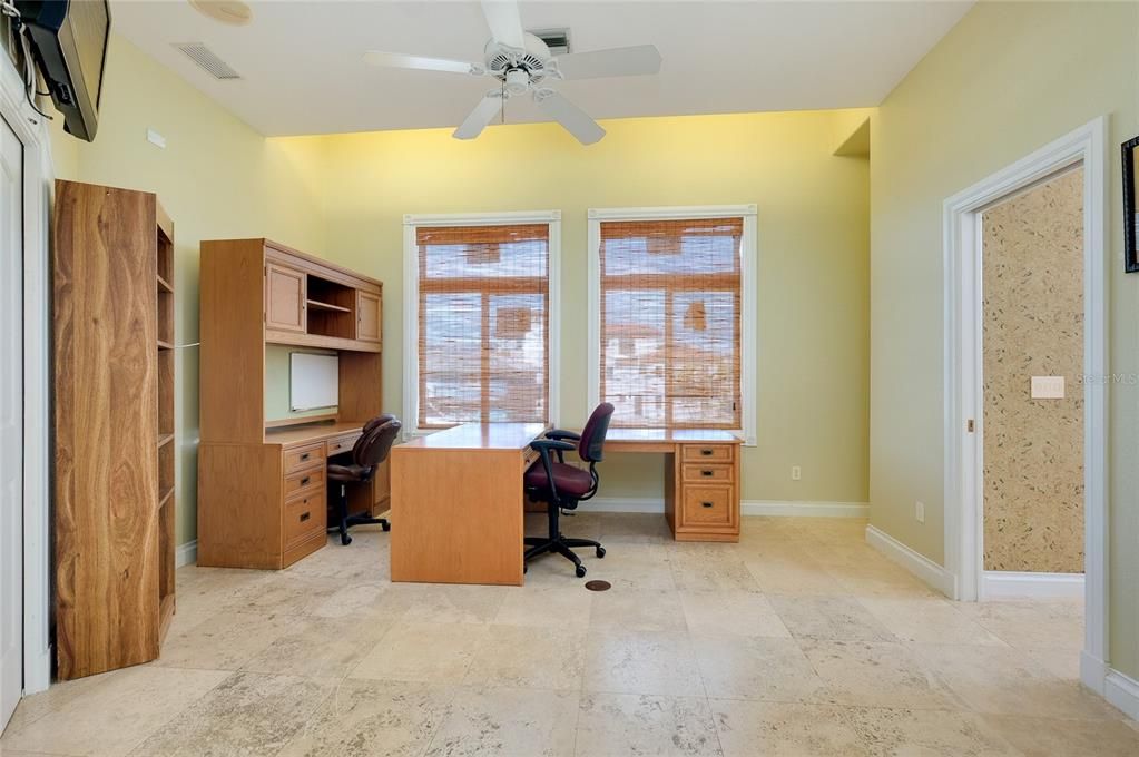 Home Office, Interior