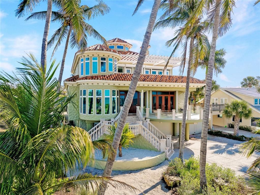 Exterior, Facade, Mediterranean