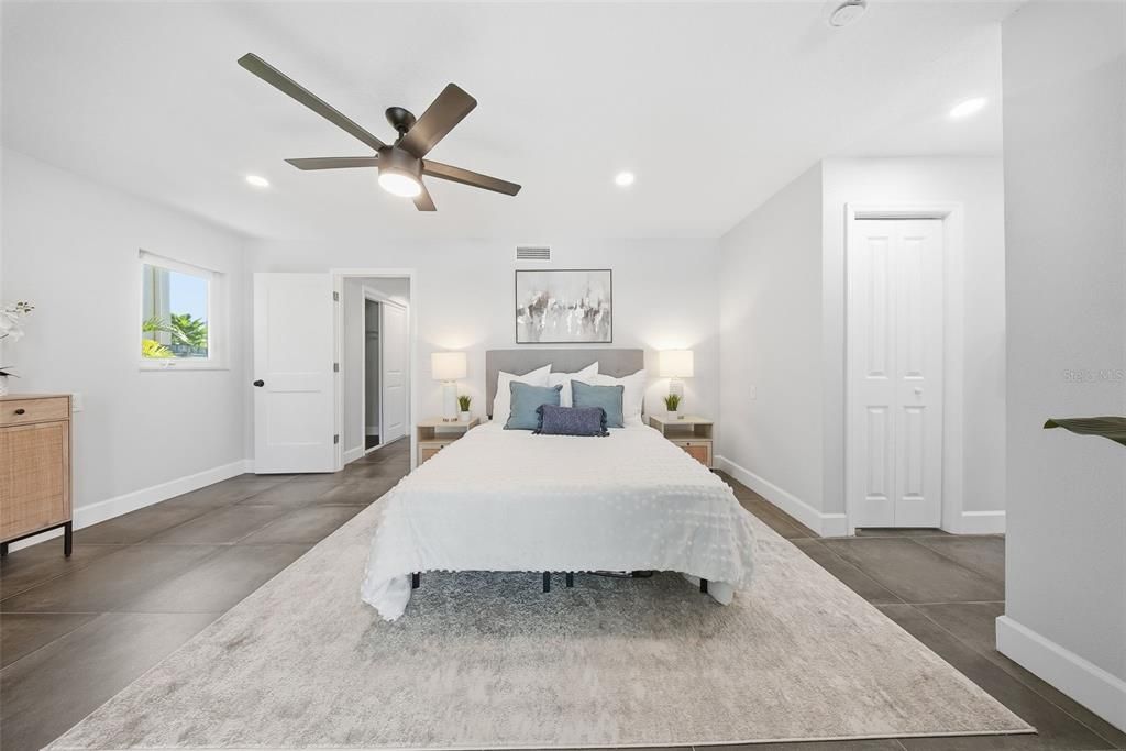 Bedroom, Interior, Recessed Lighting