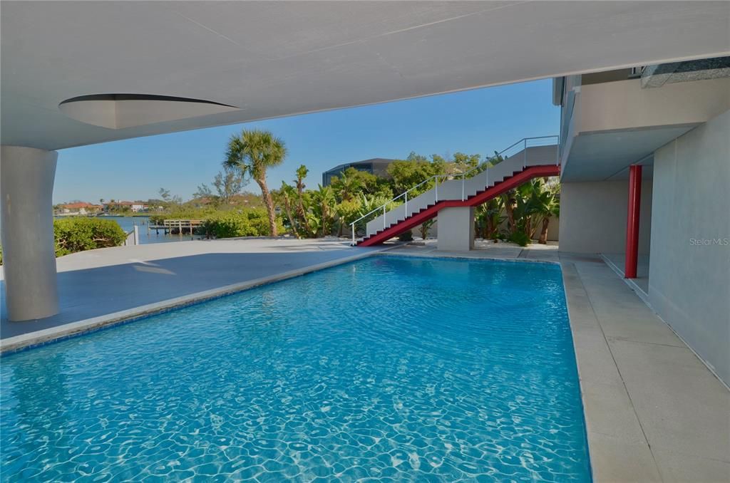 Exterior, Pool, Water