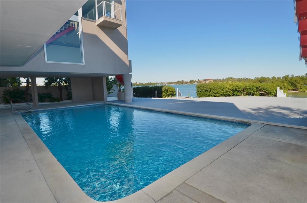 Exterior, Pool, Water