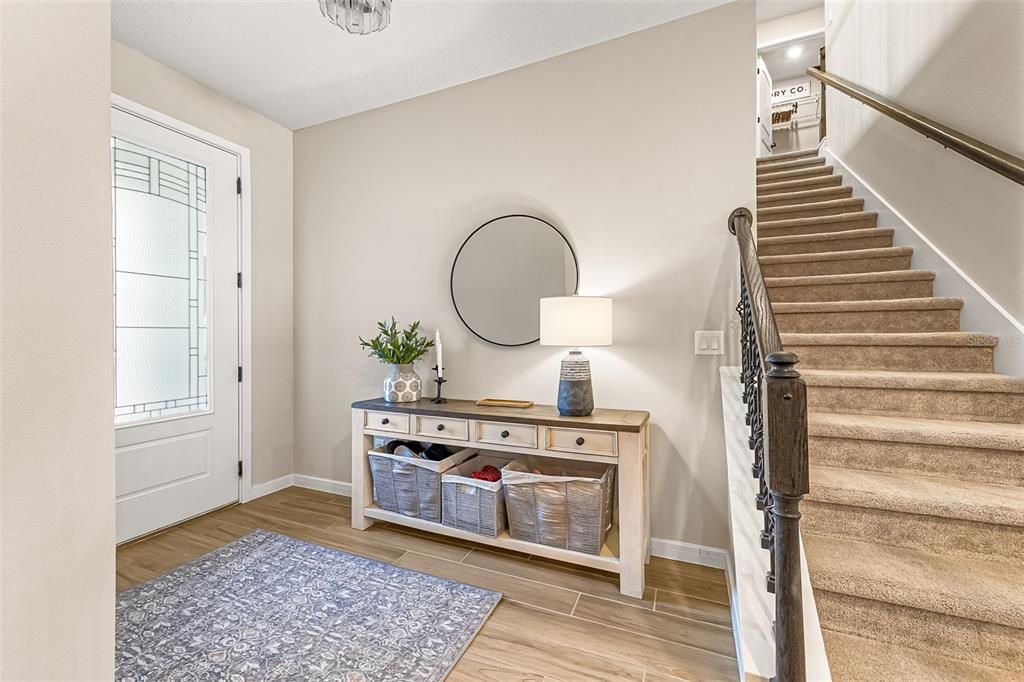 Interior, Recessed Lighting, Wood Texture Flooring