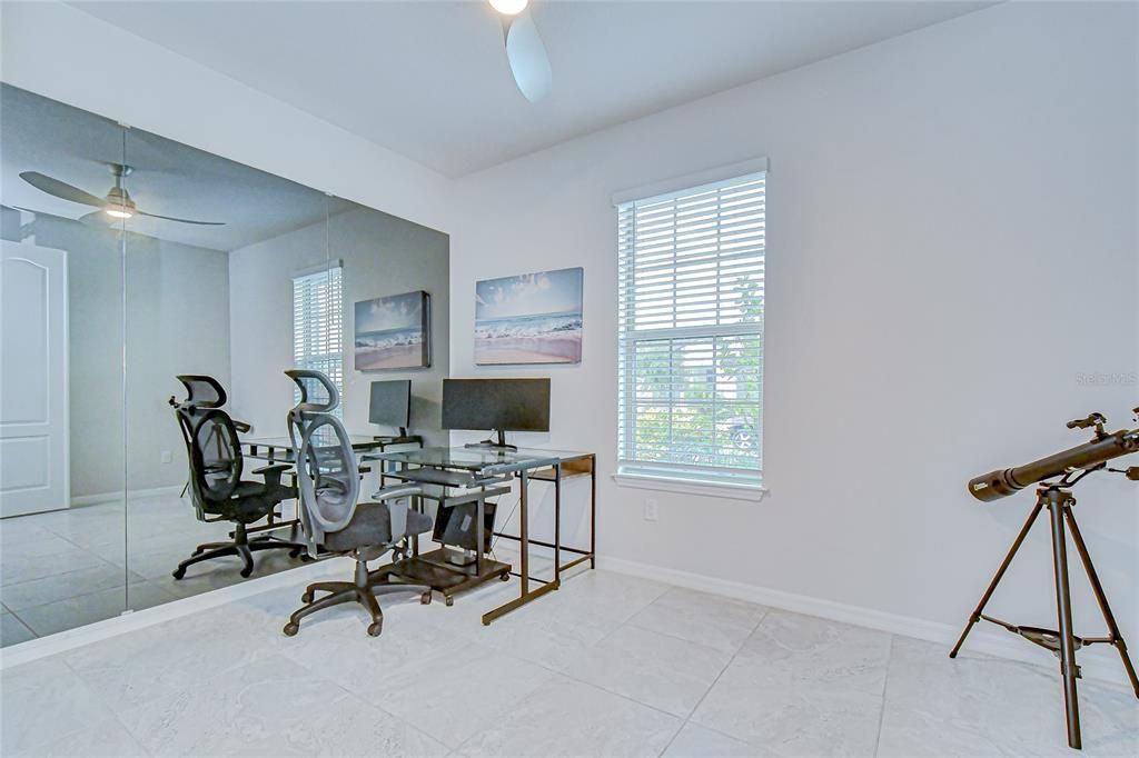 Home Office, Interior