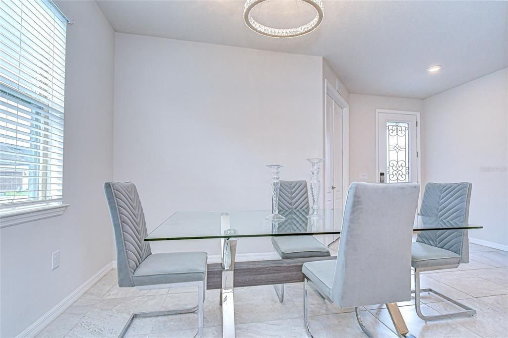 Dining room, Interior, Recessed Lighting