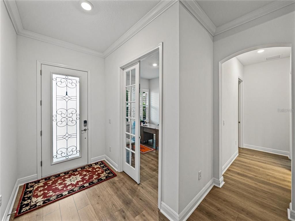 Interior, Recessed Lighting, Wood Texture Flooring