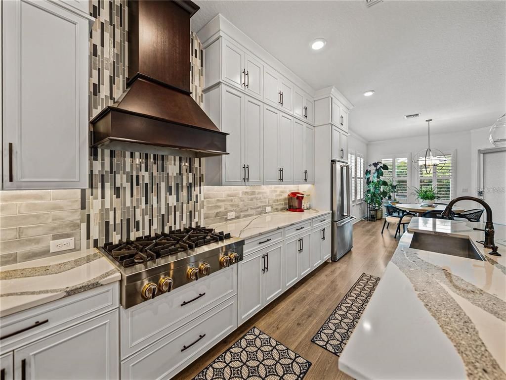 Dining room, Interior, Kitchen, Pendant Lights, Recessed Lighting, Wood Texture Flooring
